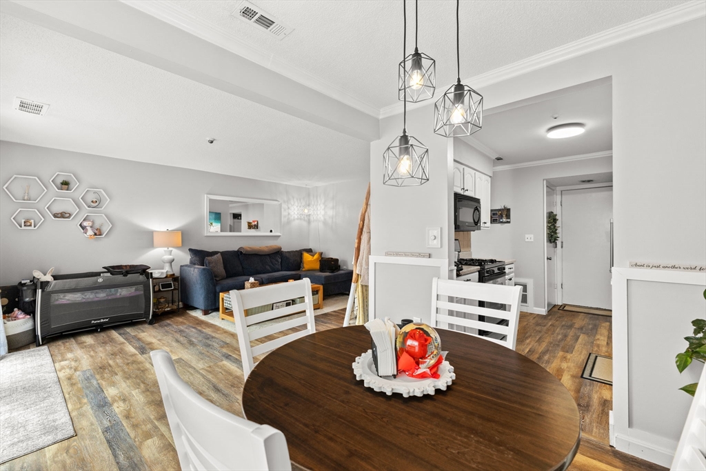 25 Orangewood Dr 25