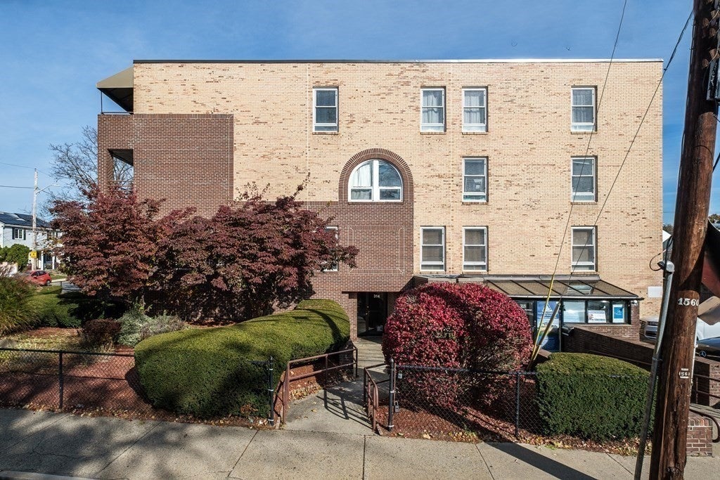 314 Riverside Avenue 304
