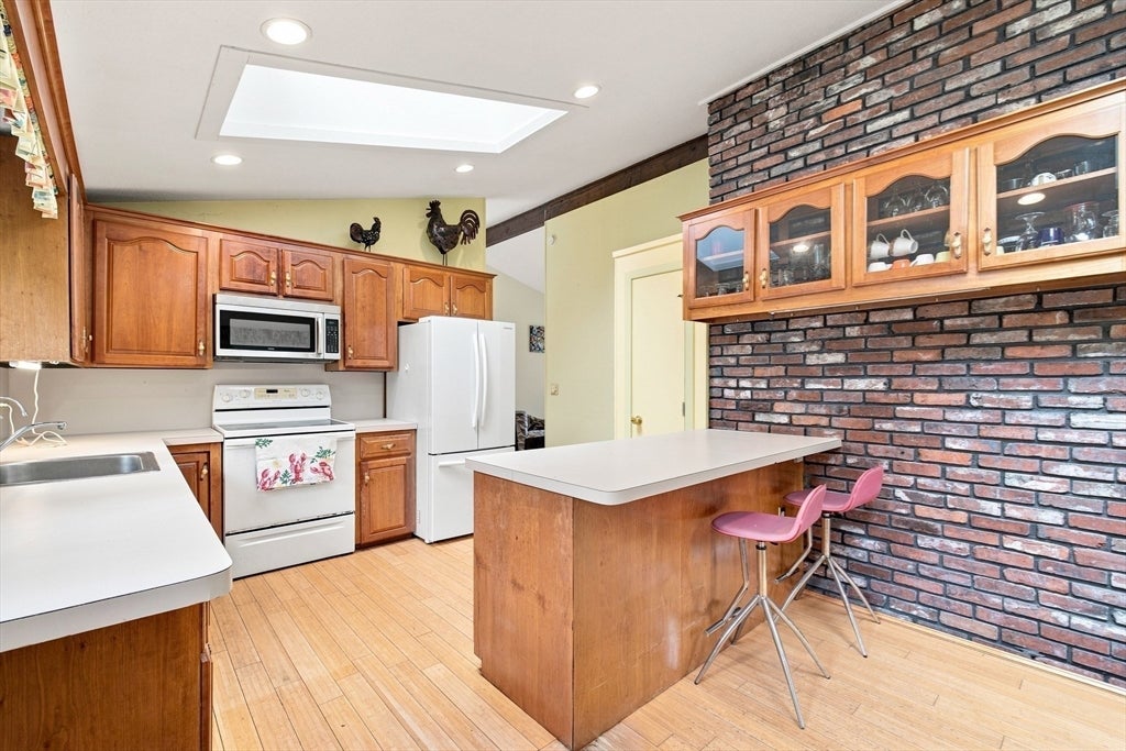 79 Pond Cir, Mashpee, MA, 79 Pond Cir, Mashpee, MA Photo #5