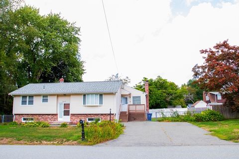 94 Tanglewood Dr Dracut MA 01826