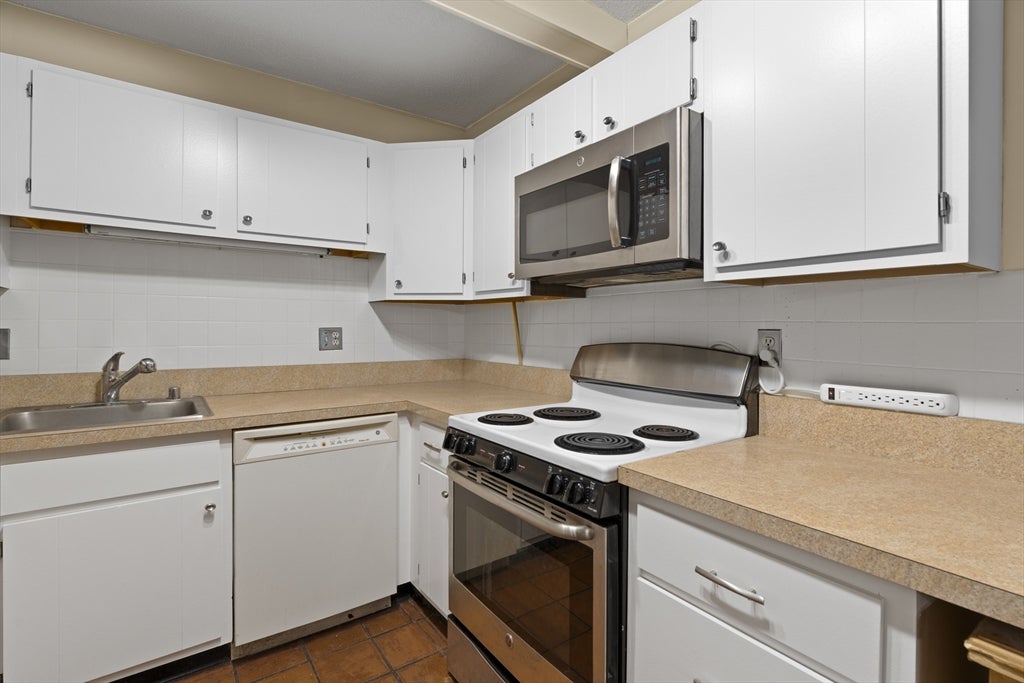 55 Tall Oaks Drive #705, Weymouth, MA Photo #7