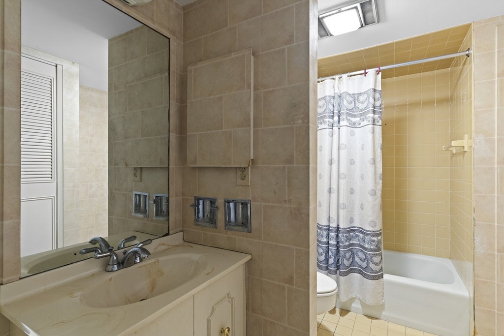 55 Tall Oaks Drive #705, Weymouth, MA Photo #20