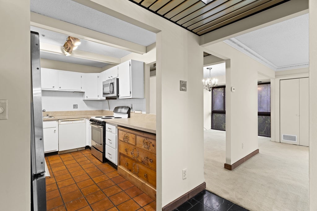 55 Tall Oaks Drive #705, Weymouth, MA Photo #9