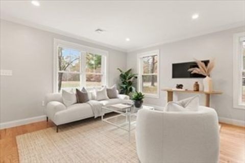 4 Barracks Road 4 Hudson MA 01749