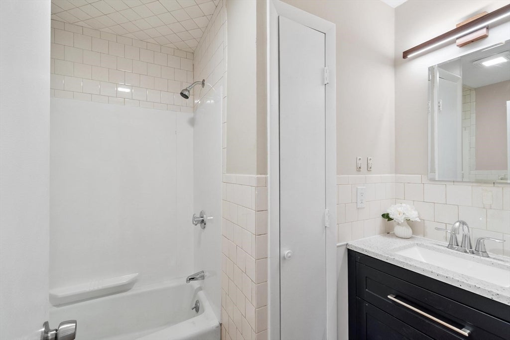 41 Maple St, Randolph, MA, 41 Maple St, Randolph, MA Photo #24