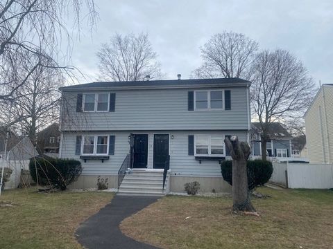 Photo of 32 Jannifer Lane #2, Peabody, MA 01960 (MLS # 73463489)