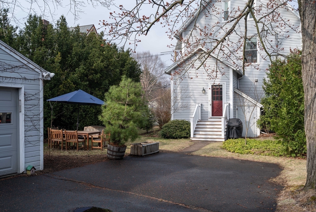 292 Elm Street