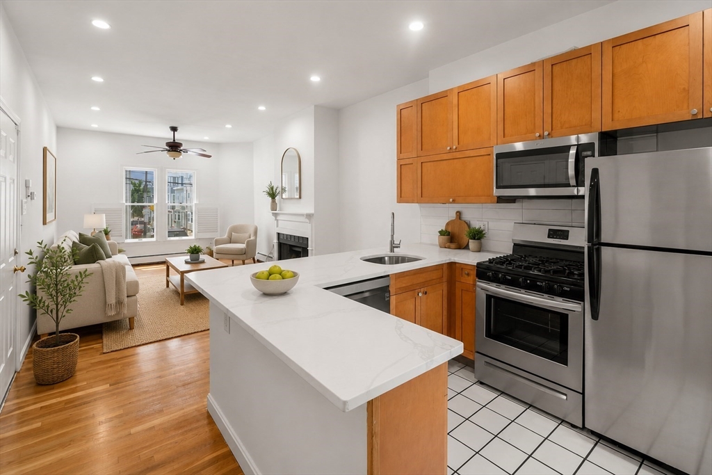 186 W 7th St 1
