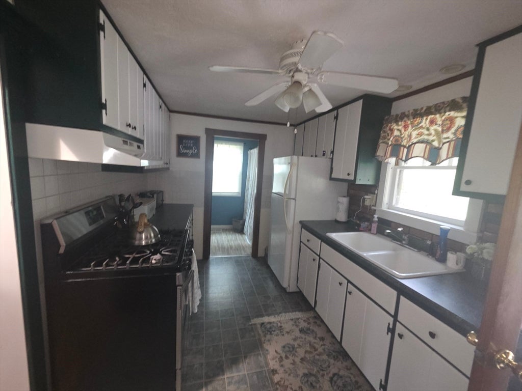 18 Lakeview Drive, Leicester, MA, 18 Lakeview Drive, Leicester, MA Photo #5