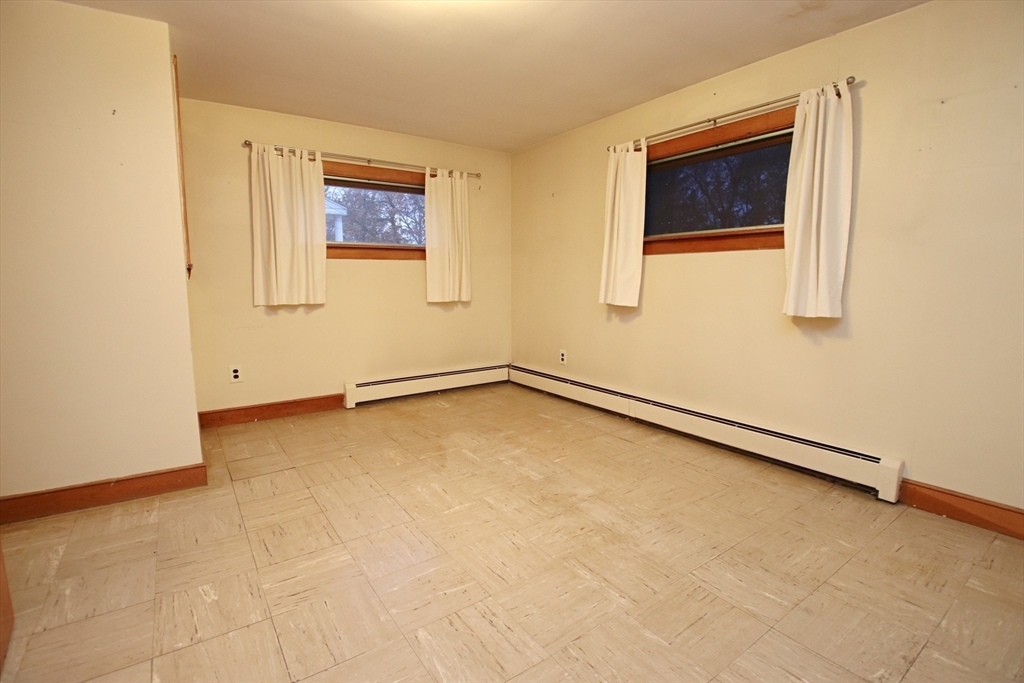 Saugus, Massachusetts 01906, United States, 3 Bedrooms Bedrooms, ,1 BathroomBathrooms,Residential,Active,243508