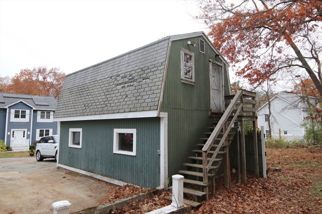 Saugus, Massachusetts 01906, United States, 3 Bedrooms Bedrooms, ,1 BathroomBathrooms,Residential,Active,243508