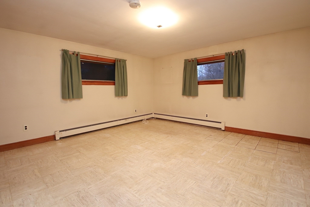 Saugus, Massachusetts 01906, United States, 3 Bedrooms Bedrooms, ,1 BathroomBathrooms,Residential,Active,243508