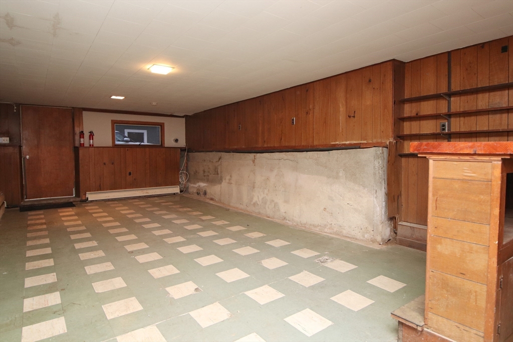 Saugus, Massachusetts 01906, United States, 3 Bedrooms Bedrooms, ,1 BathroomBathrooms,Residential,Active,243508