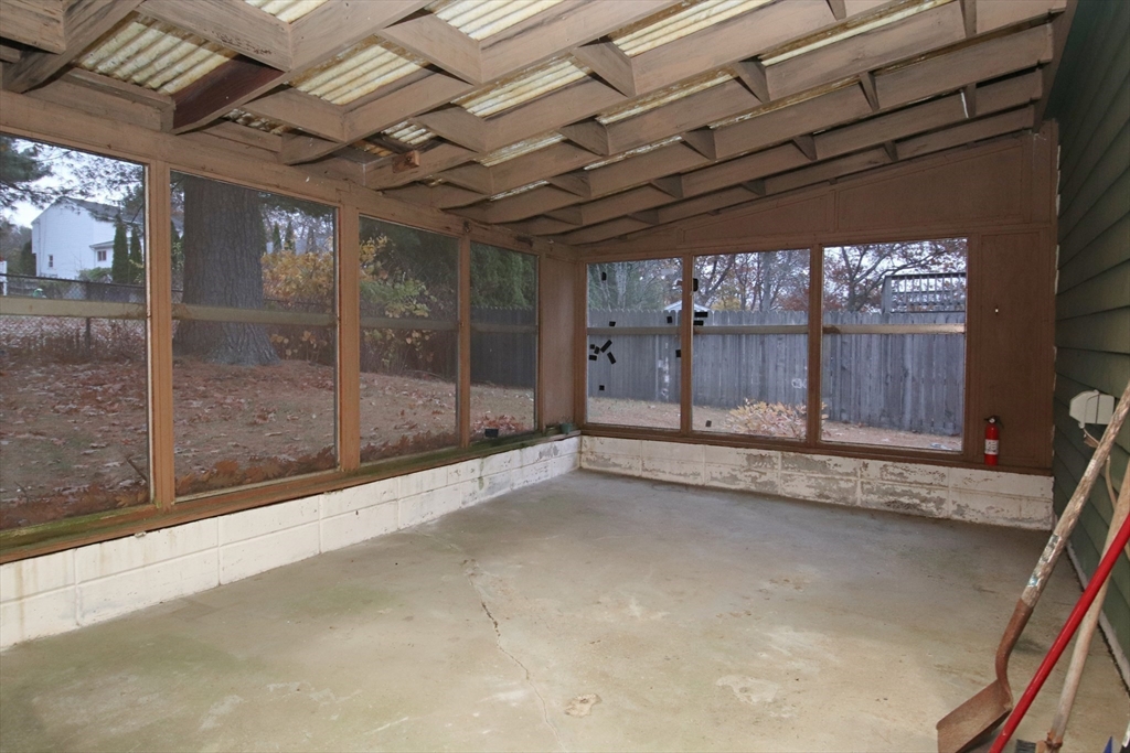 Saugus, Massachusetts 01906, United States, 3 Bedrooms Bedrooms, ,1 BathroomBathrooms,Residential,Active,243508