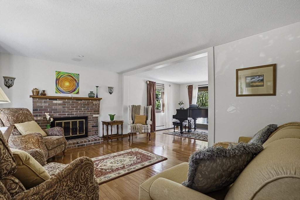26 Long Hill Dr
