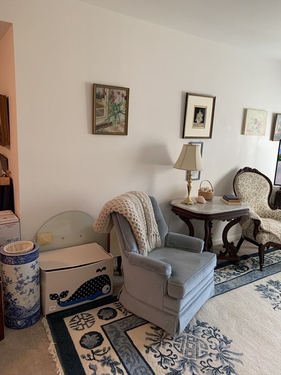 110 Dillingham Ave 208