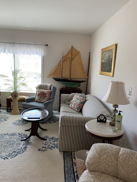 110 Dillingham Ave 208