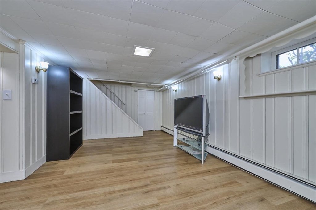 Belmont, Massachusetts 02478, United States, 4 Bedrooms Bedrooms, ,3 BathroomsBathrooms,Residential,Pending,136091