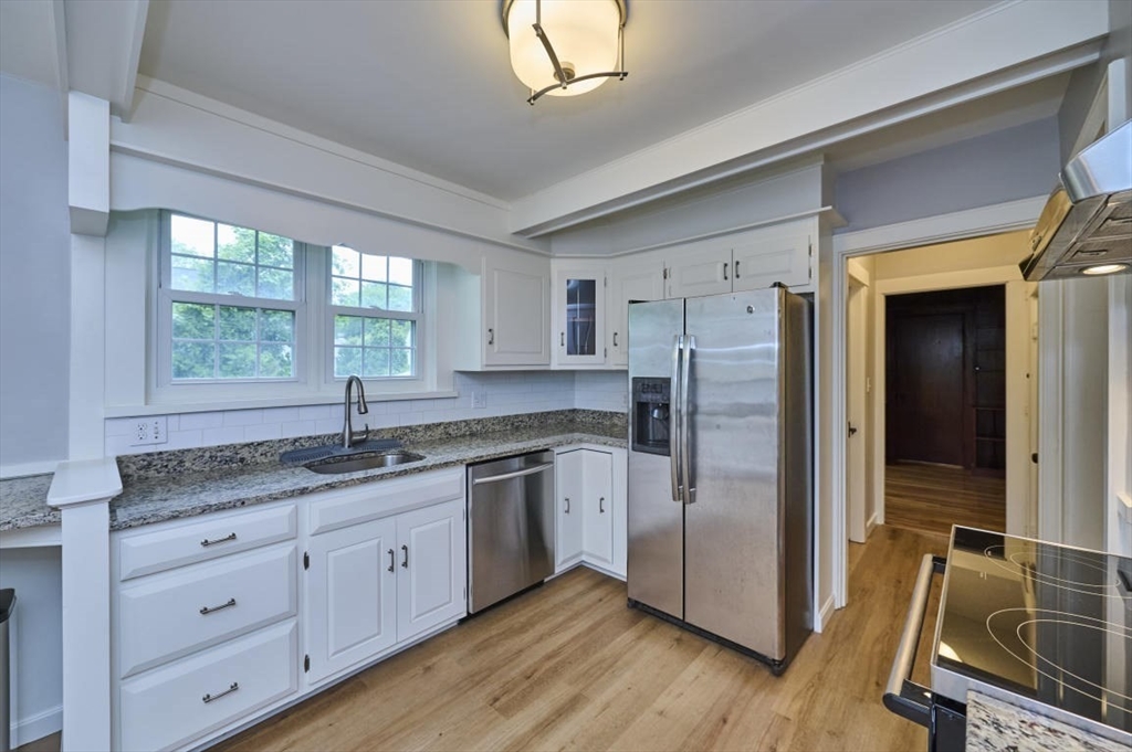 Belmont, Massachusetts 02478, United States, 4 Bedrooms Bedrooms, ,3 BathroomsBathrooms,Residential,Pending,136091