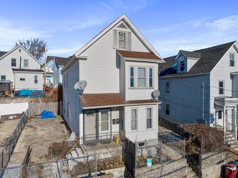 31-33 Shaw St Lowell MA 01851