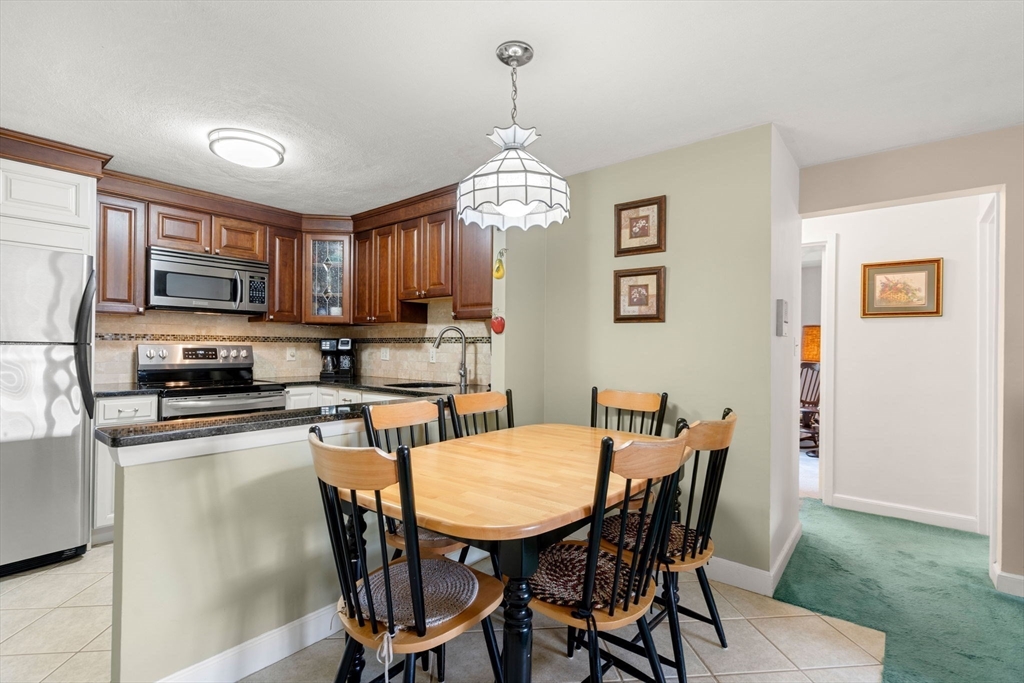 1105 Lexington Street 9-2