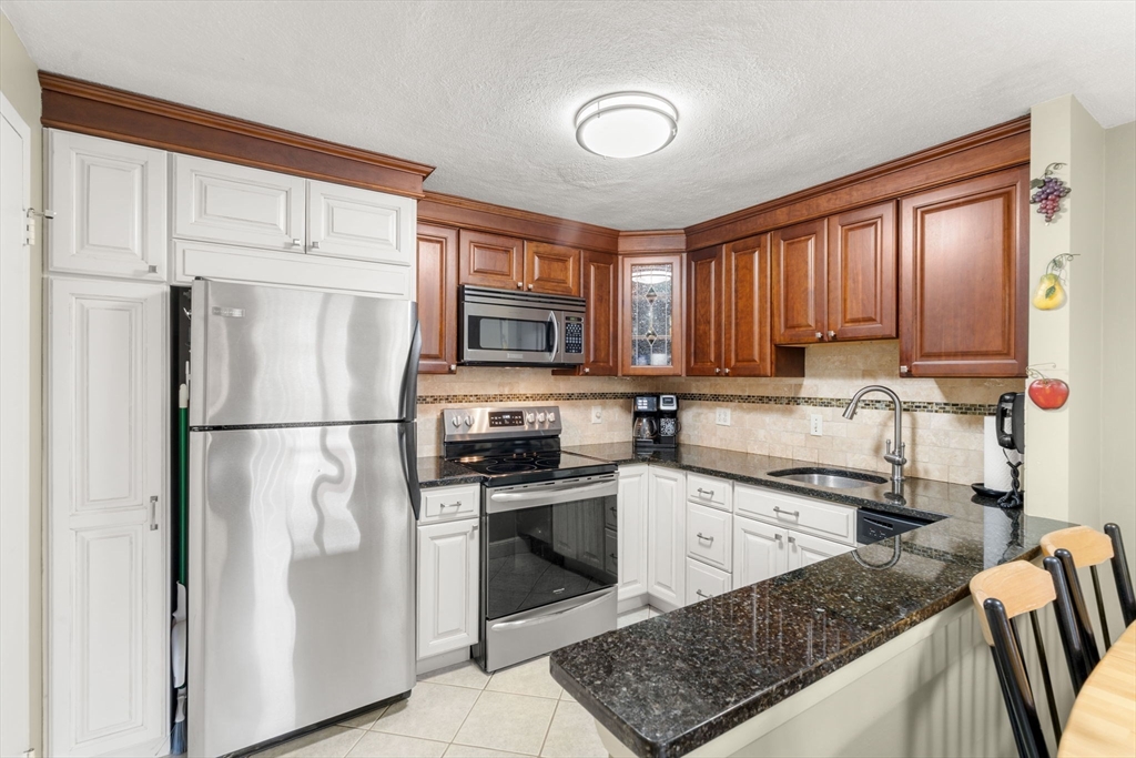 1105 Lexington Street 9-2