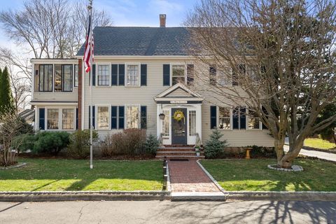 130 Traincroft Nw Medford MA 02155