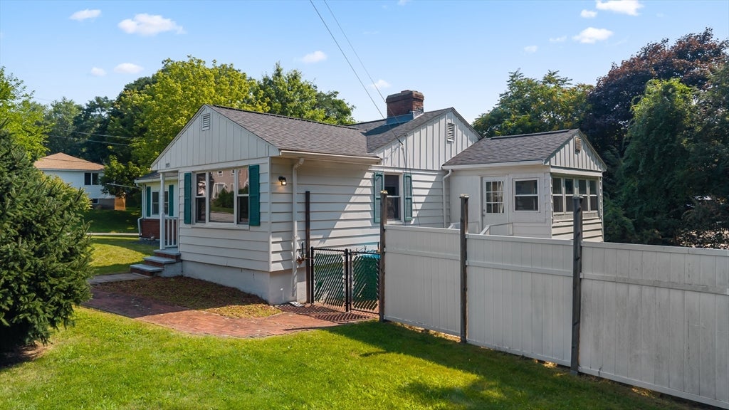 115 Crescent St
