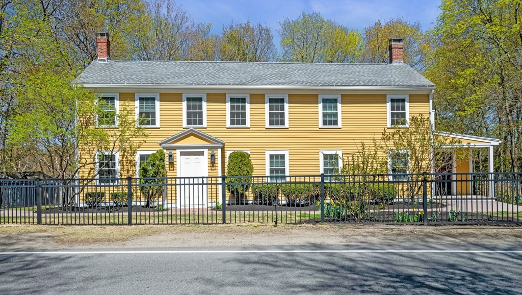 1 Chestnut St