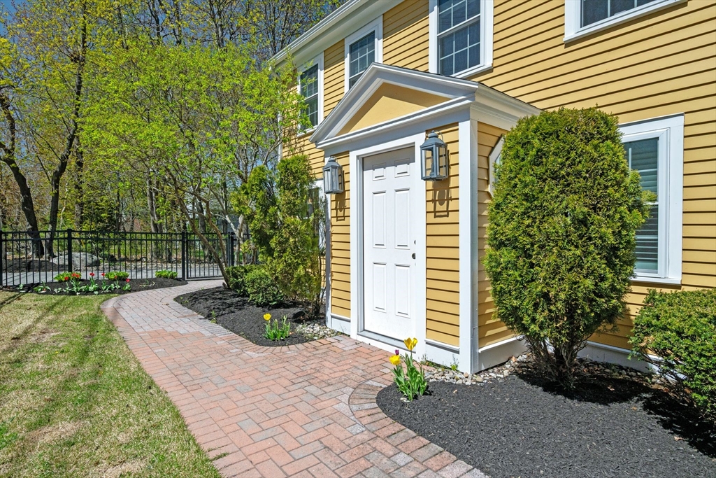 1 Chestnut St