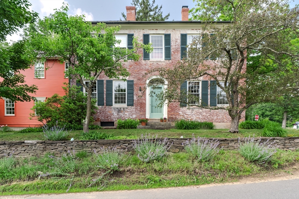 324 Pomeroy Ln