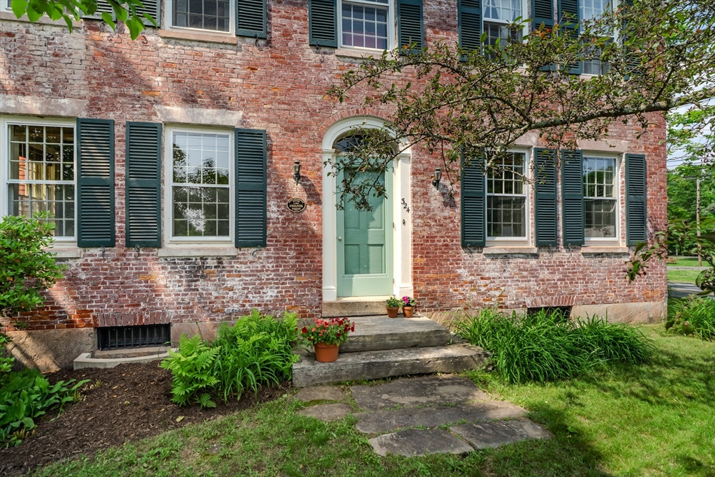 324 Pomeroy Ln