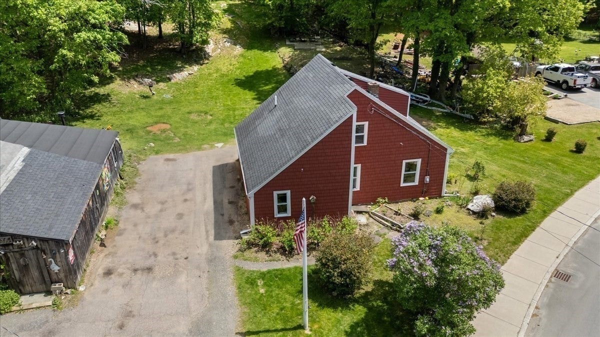 135 Hart St, Beverly MA 01915