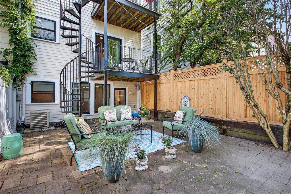 100 Baldwin Street 1