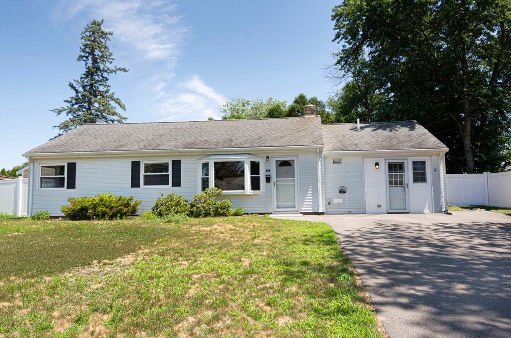 Click for 18 Brookfield Ter, Framingham, MA slideshow