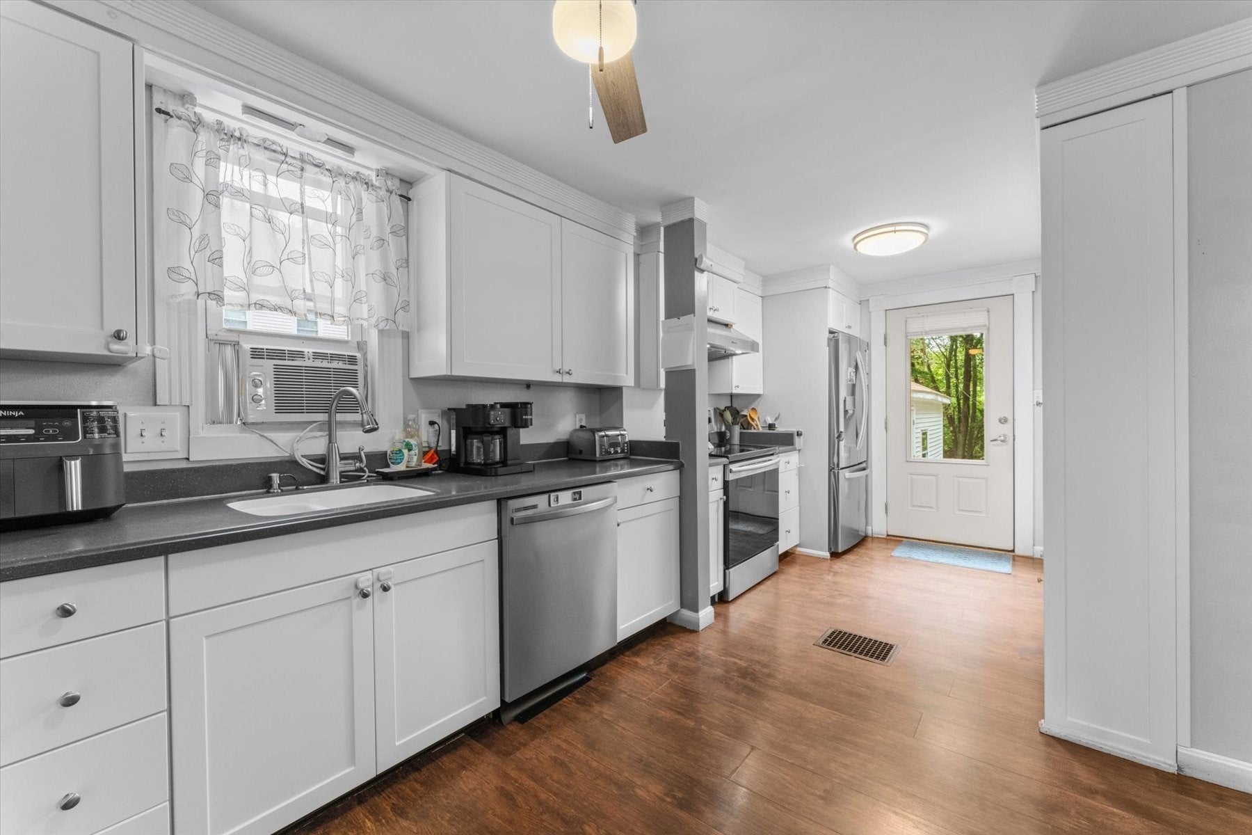 191 Pleasant St, Leominster, MA Photo #6