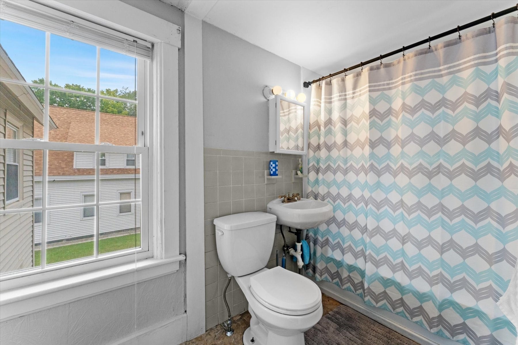 191 Pleasant St, Leominster, MA Photo #16