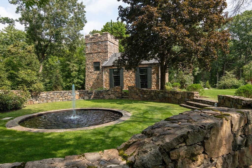 34 Rocky Ridge Lane