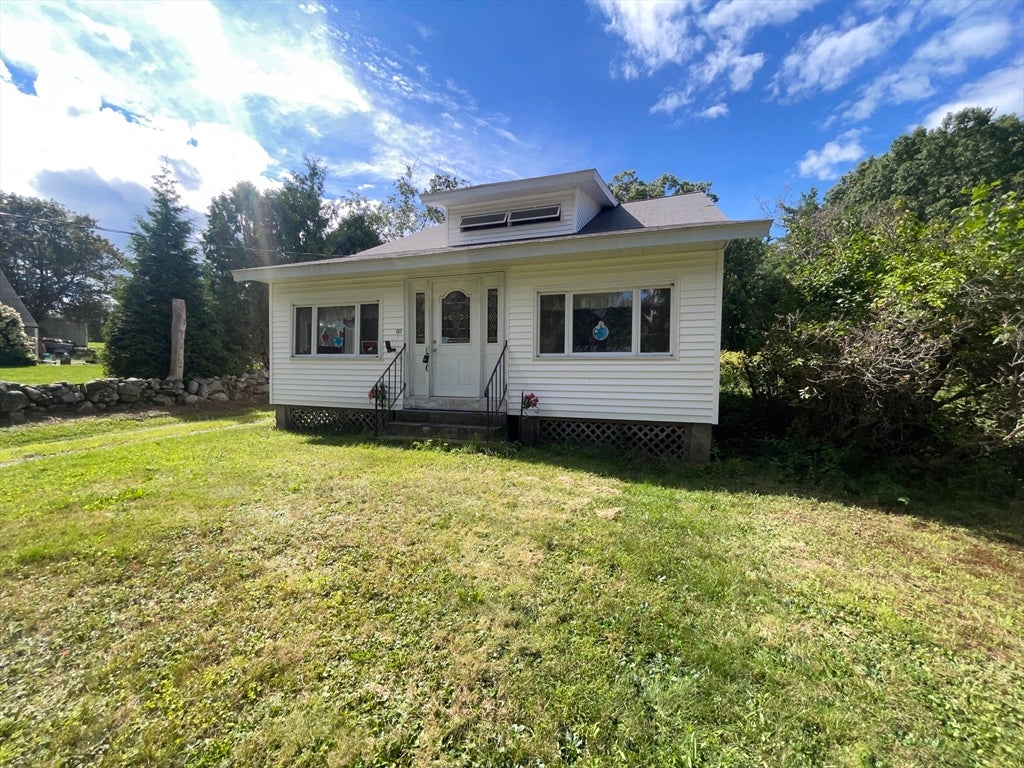 Photo of 107 Piper Rd, Ashby, MA