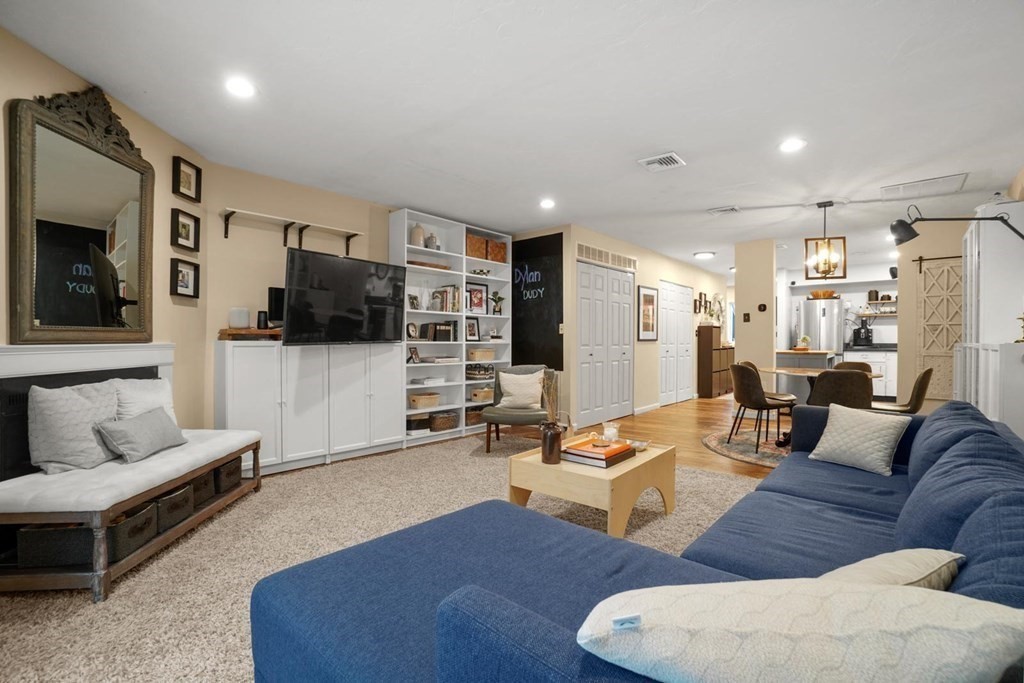 1400 Lagrange 1404