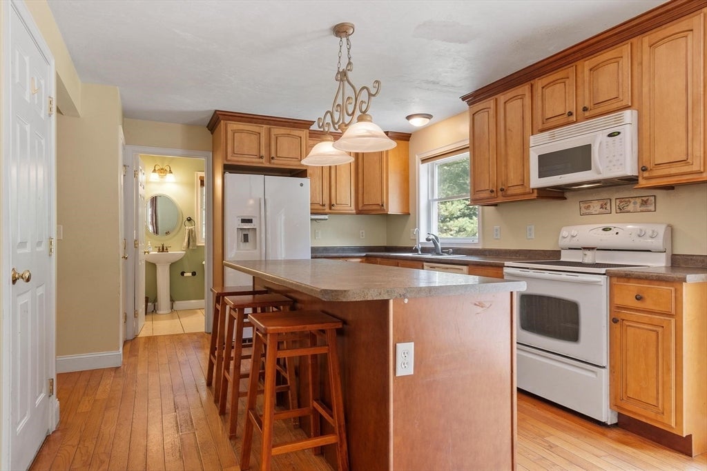 25 Williamsville Rd, Phillipston, MA Photo #9