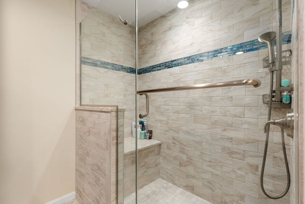 27 Irene Ave, Billerica, MA Photo #27