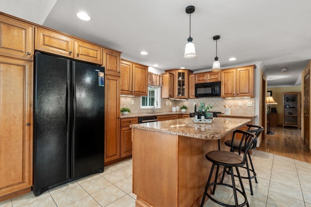 27 Irene Ave, Billerica, MA Photo #7