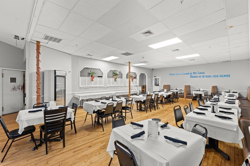 1613-1621 Acushnet Ave