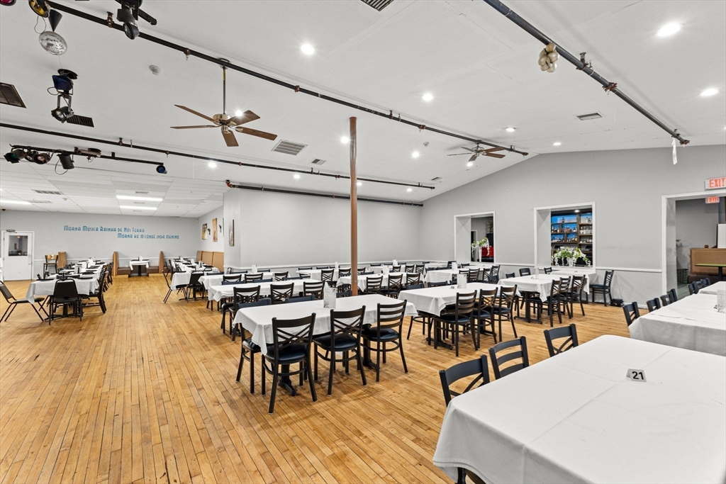 1613-1621 Acushnet Ave