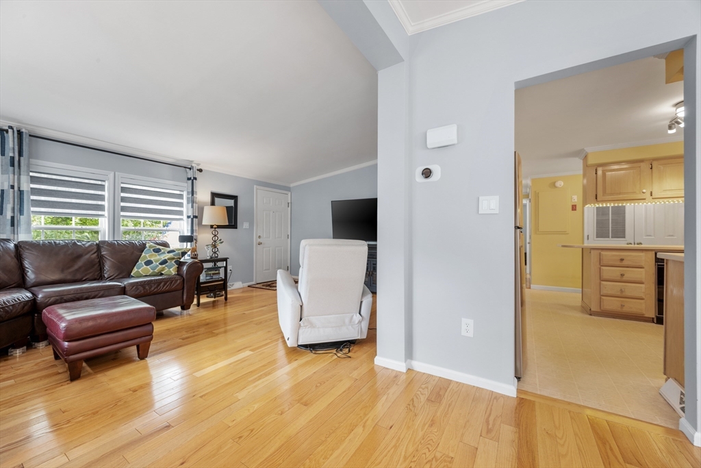 21 Trailwood Dr, Bridgewater, MA Photo #6
