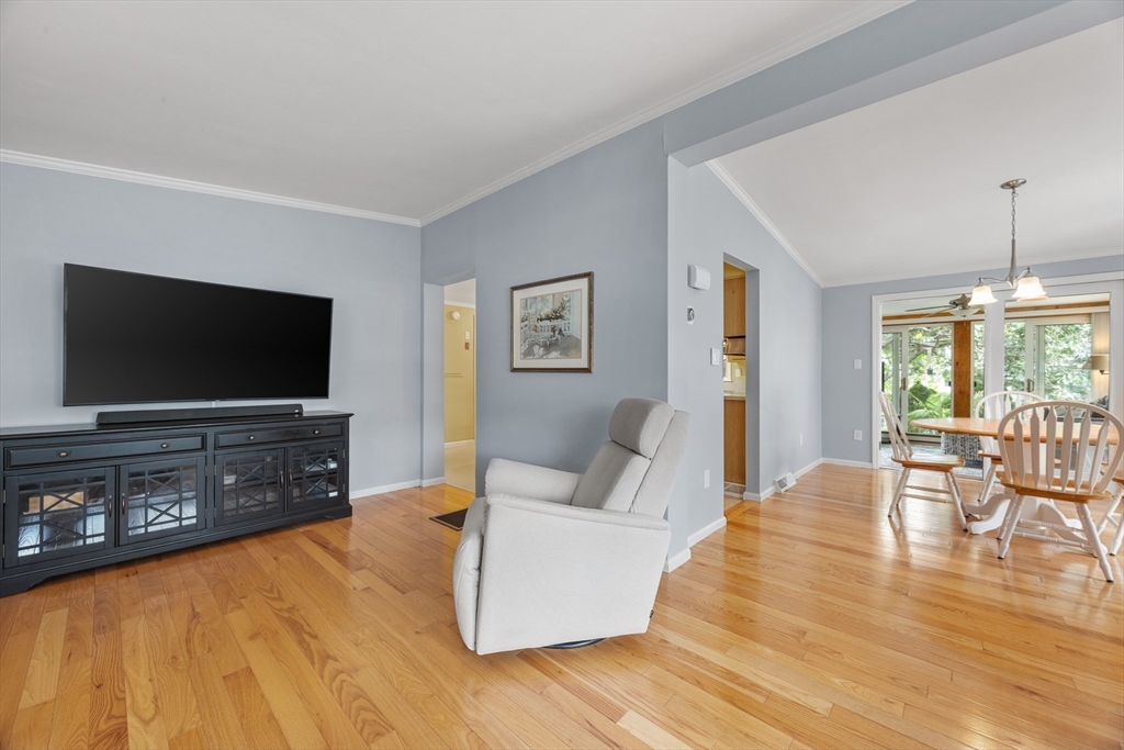 21 Trailwood Dr, Bridgewater, MA Photo #7