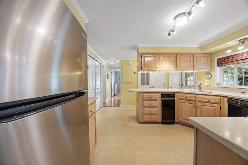 21 Trailwood Dr, Bridgewater, MA Photo #19