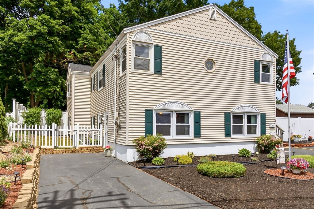7 Taylor St
