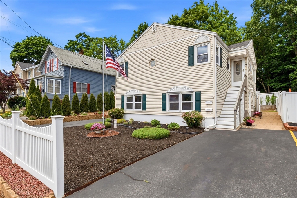 7 Taylor St